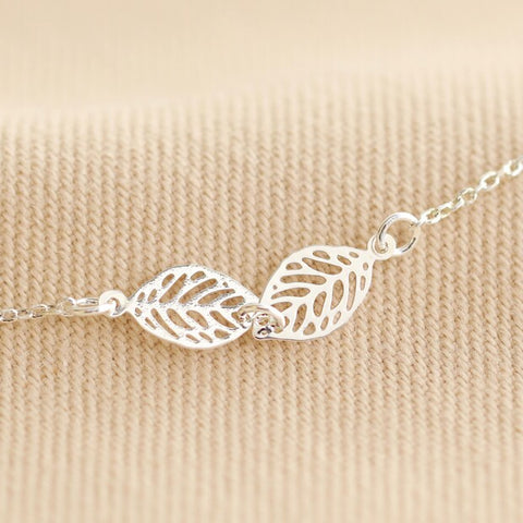 Linked Filigree Leaf Necklace in Silver